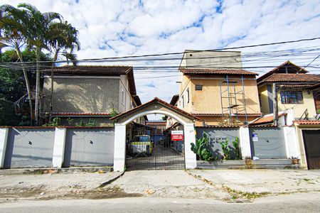 Casa de condomínio à venda com 72m², 2 quartos e 1 vagaFachada