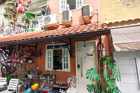 Casa de condomínio à venda com 72m², 2 quartos e 1 vagaFachada