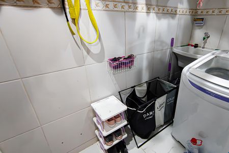 Casa de condomínio à venda com 72m², 2 quartos e 1 vagaÁrea de Serviço