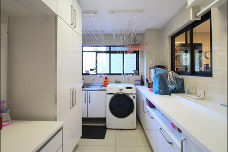 Apartamento à venda com 242m², 4 quartos e 4 vagasÁrea de Serviço
