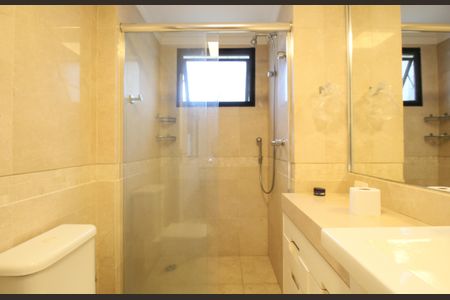 Apartamento à venda com 242m², 4 quartos e 4 vagasBanheiro do Quarto 1