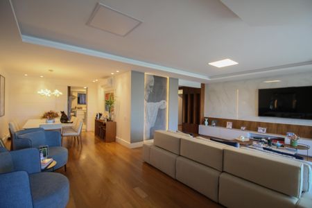 Apartamento à venda com 242m², 4 quartos e 4 vagasSala