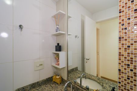 Apartamento à venda com 151m², 4 quartos e 3 vagasBanheiro