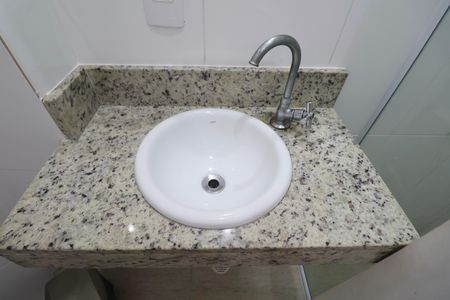 Banheiro Social de apartamento para alugar com 1 quarto, 20m² em Jardim Virginia, Guarujá