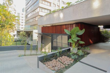 Apartamento à venda com 170m², 3 quartos e 3 vagasFachada e portaria