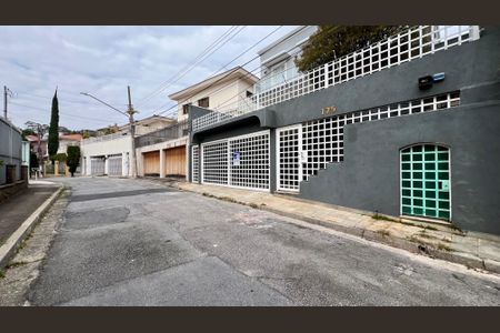 Casa à venda com 425m², 4 quartos e 2 vagasFachada