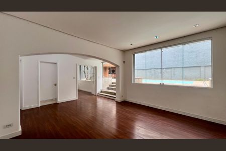 Casa à venda com 425m², 4 quartos e 2 vagasSala de TV