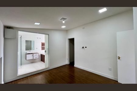 Casa à venda com 425m², 4 quartos e 2 vagasSuíte 2