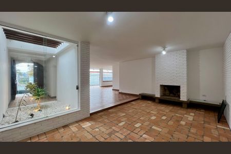 Casa à venda com 425m², 4 quartos e 2 vagasSala