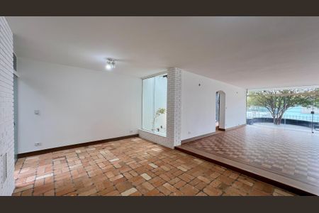 Casa à venda com 425m², 4 quartos e 2 vagasSala