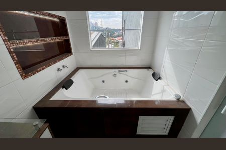 Casa à venda com 425m², 4 quartos e 2 vagasBanheiro da Suíte 2