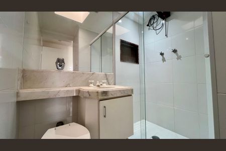 Casa à venda com 425m², 4 quartos e 2 vagasBanheiro da Suíte 1