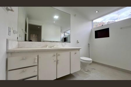 Casa à venda com 425m², 4 quartos e 2 vagasBanheiro