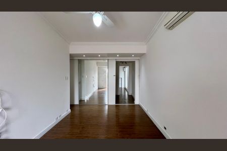 Casa à venda com 425m², 4 quartos e 2 vagasSuíte 1