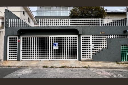Casa à venda com 425m², 4 quartos e 2 vagasFachada