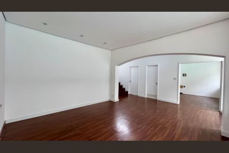 Casa à venda com 425m², 4 quartos e 2 vagasSala de TV