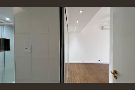 Casa à venda com 425m², 4 quartos e 2 vagasSuíte 1