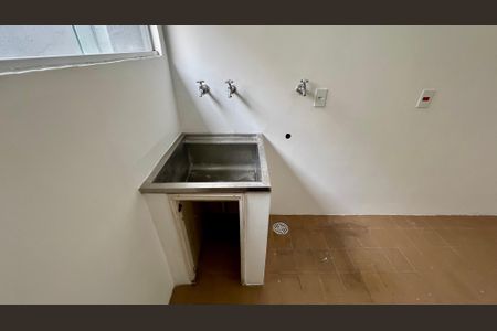 Casa à venda com 425m², 4 quartos e 2 vagasLavanderia