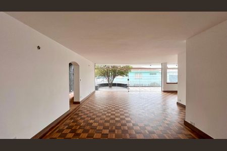 Casa à venda com 425m², 4 quartos e 2 vagasSala