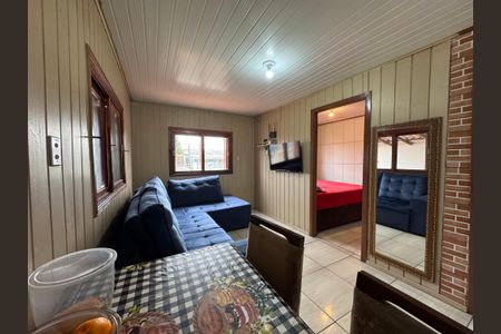 Casa à venda com 80m², 2 quartos e 3 vagasSala