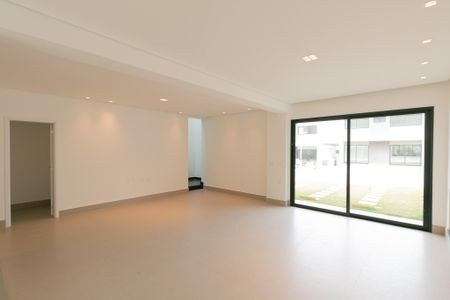 Casa de condomínio à venda com 208m², 3 quartos e 2 vagasSala