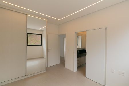 Casa de condomínio à venda com 208m², 3 quartos e 2 vagasQuarto 