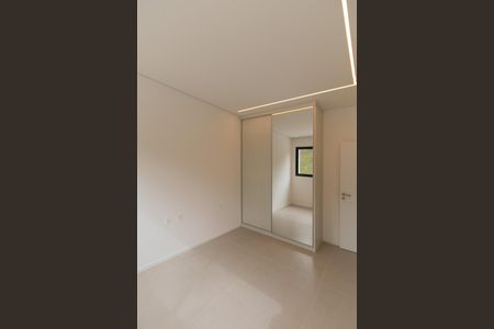 Casa de condomínio à venda com 208m², 3 quartos e 2 vagasQuarto 