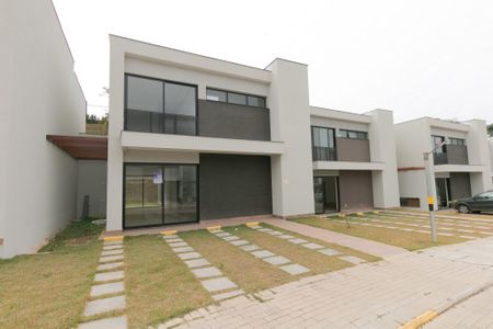 Casa de condomínio à venda com 208m², 3 quartos e 2 vagasFachada