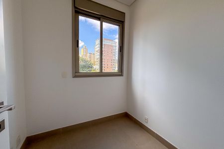 Apartamento à venda com 632m², 4 quartos e 7 vagas Apartamento à venda com 632m², 4 quartos e 7 vagasQuarto de Serviço