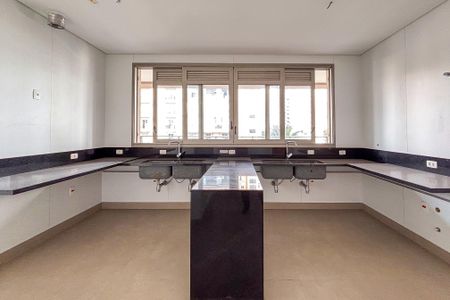 Apartamento à venda com 632m², 4 quartos e 7 vagas Apartamento à venda com 632m², 4 quartos e 7 vagasCozinha