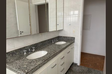 Apartamento à venda com 280m², 4 quartos e 2 vagas Apartamento à venda com 280m², 4 quartos e 2 vagasBanheiro Social