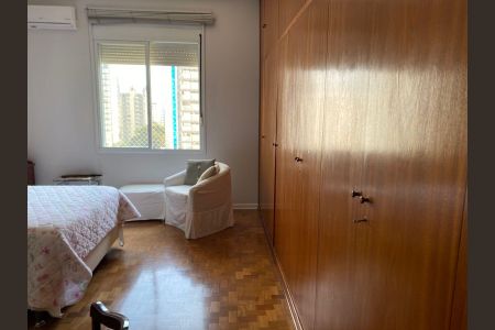 Apartamento à venda com 280m², 4 quartos e 2 vagas Apartamento à venda com 280m², 4 quartos e 2 vagasSuíte