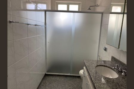 Apartamento à venda com 280m², 4 quartos e 2 vagas Apartamento à venda com 280m², 4 quartos e 2 vagasBanheiro Social