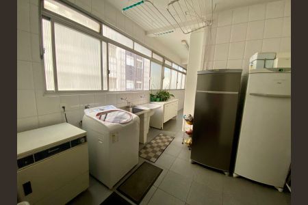 Apartamento à venda com 280m², 4 quartos e 2 vagas Apartamento à venda com 280m², 4 quartos e 2 vagasLavanderia