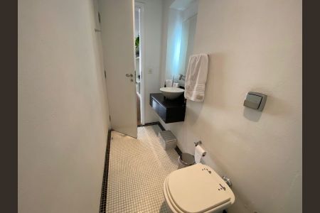 Apartamento à venda com 280m², 4 quartos e 2 vagas Apartamento à venda com 280m², 4 quartos e 2 vagasLavabo