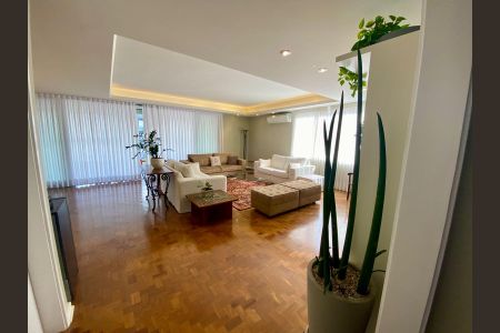 Apartamento à venda com 280m², 4 quartos e 2 vagas Apartamento à venda com 280m², 4 quartos e 2 vagasSala