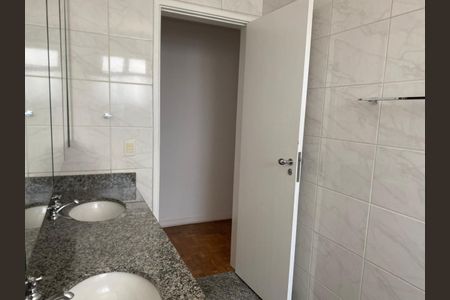 Apartamento à venda com 280m², 4 quartos e 2 vagas Apartamento à venda com 280m², 4 quartos e 2 vagasBanheiro Social