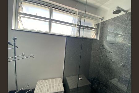 Apartamento à venda com 280m², 4 quartos e 2 vagas Apartamento à venda com 280m², 4 quartos e 2 vagasBanheiro da Suíte