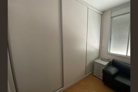 Apartamento à venda com 280m², 4 quartos e 2 vagas Apartamento à venda com 280m², 4 quartos e 2 vagasEscritório