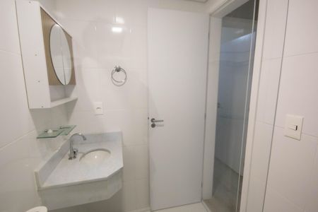 Apartamento à venda com 42m², 2 quartos e 1 vaga Apartamento à venda com 42m², 2 quartos e 1 vagaBanheiro Social