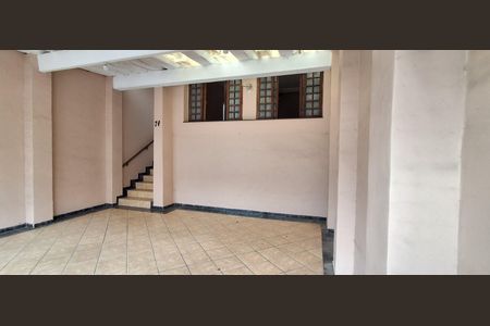 Casa para alugar com 212m², 2 quartos e 2 vagasQuintal