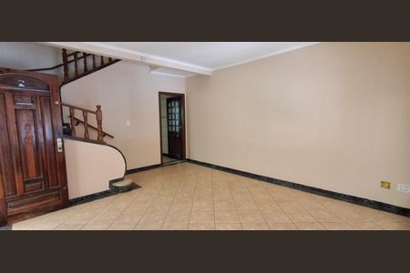 Casa para alugar com 212m², 2 quartos e 2 vagasSala