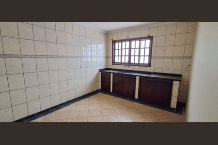 Casa para alugar com 212m², 2 quartos e 2 vagasCozinha