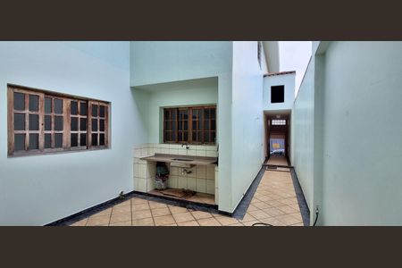 Casa para alugar com 212m², 2 quartos e 2 vagasÁrea de Serviço