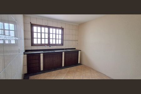 Casa para alugar com 212m², 2 quartos e 2 vagasCozinha