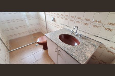 Casa para alugar com 212m², 2 quartos e 2 vagasBanheiro