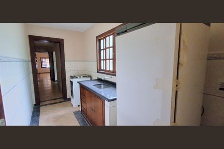 Casa para alugar com 212m², 2 quartos e 2 vagasCozinha