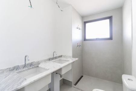 Apartamento à venda com 154m², 3 quartos e 2 vagasBanheiro da Suíte 1
