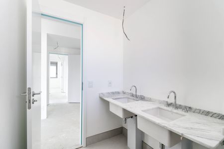 Apartamento à venda com 154m², 3 quartos e 2 vagasBanheiro da Suíte 1