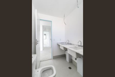 Apartamento à venda com 154m², 3 quartos e 2 vagasBanheiro da Suíte 1